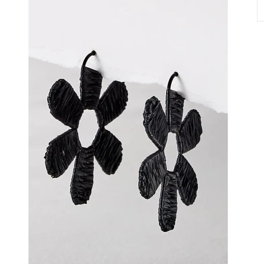 Free People Wendy Woven Flower Hoops Black Earrings - Picture 3 of 7